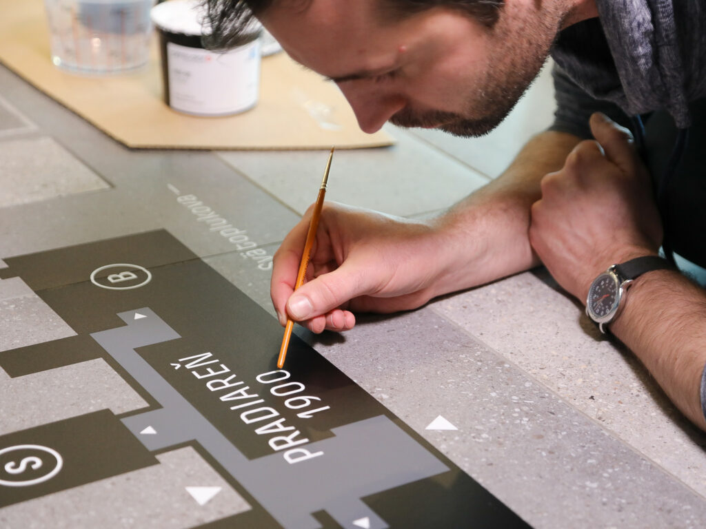 Ručná retuš vytlačených častí infosystému